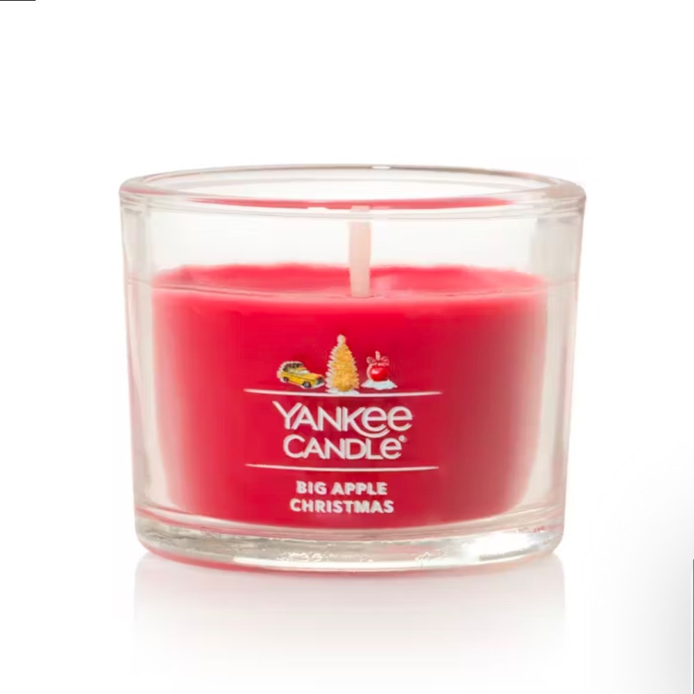 NWT Yankee Candle Big Apple Christmas Mini Scented Candle